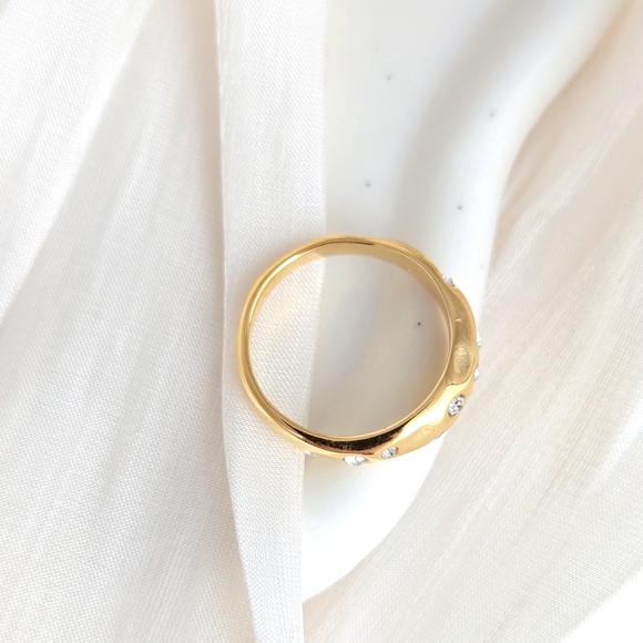 NEW Gold Spaced Diamond Ring - Picture 7 of 9